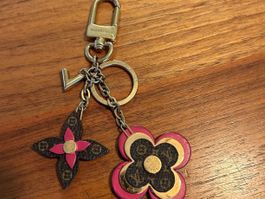 Louis Vuitton blooming flowers charm and keyholder