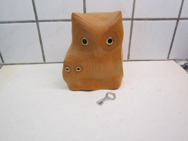 Spardosen: UBS Sparkässeli-Brienzer-Holz-Eule mit Schlüssel. – Neu (gemäss Beschreibung) aus Mellingen von Wupper