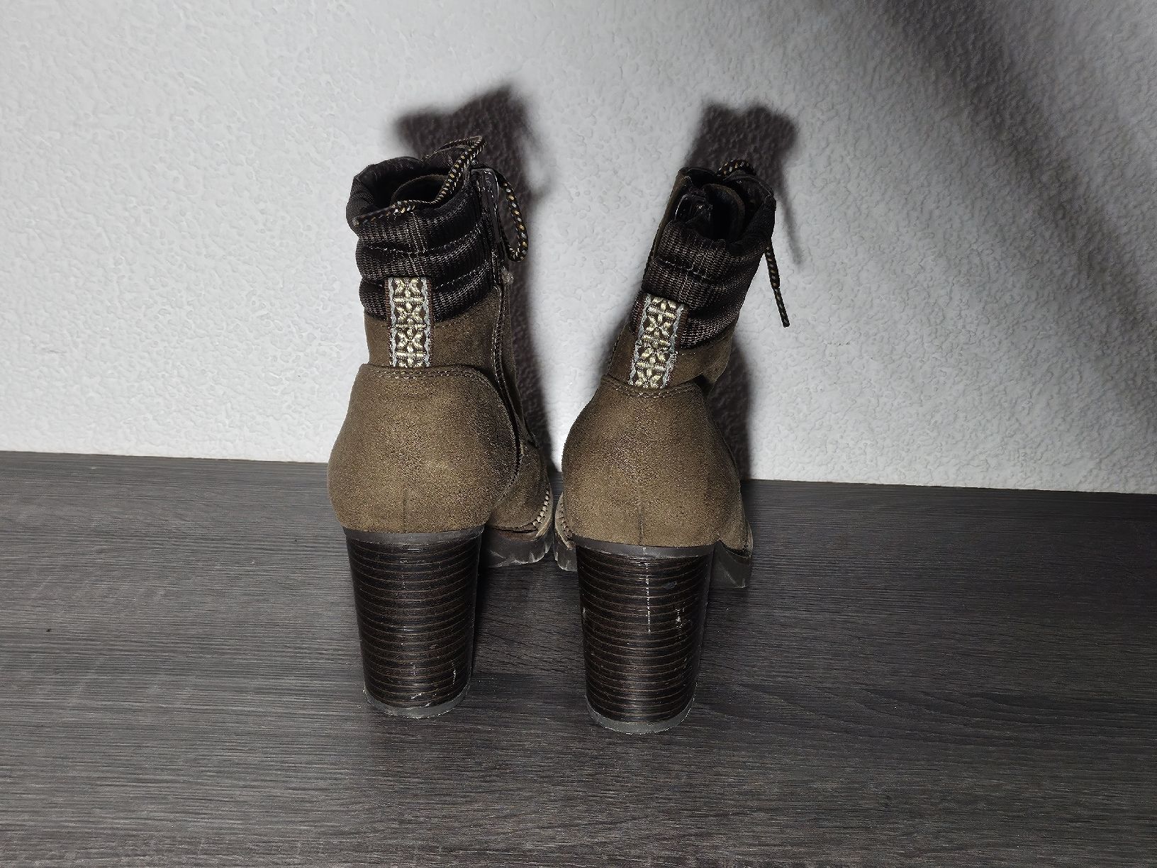 Graceland Scarpe da donna: Herbstliche Damen Stiefeletten Gr. 38 – Usato da Bettlach venduto da Anschyellie 4