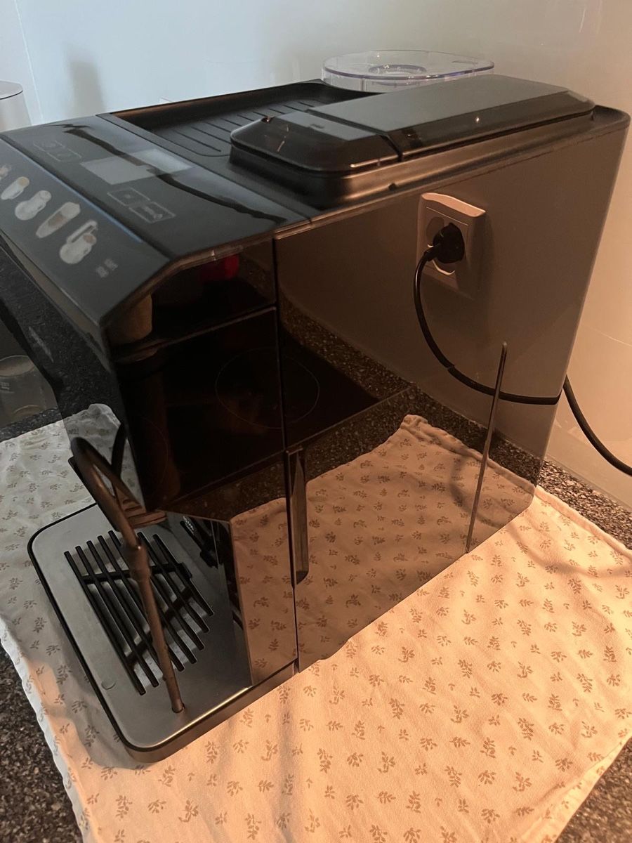 Siemens Macchine per caffè & Macchine per espresso: Siemens EQ.500 TP501D09 schwarz – Usato da Basel venduto da yaw_t2cm 1
