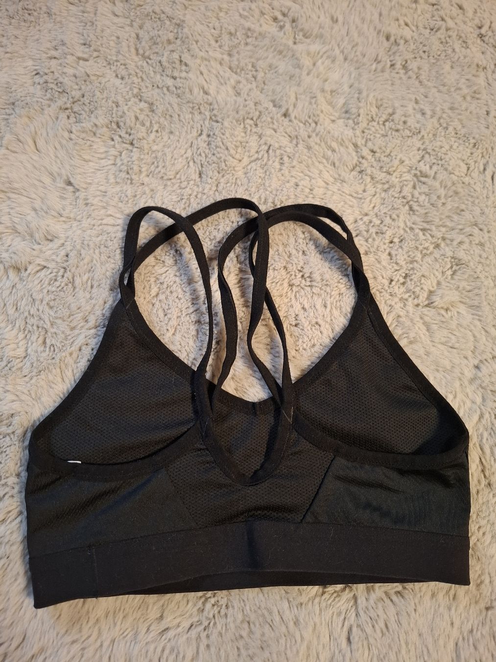 Nike Tops: Nike Sport-BH – Gebraucht aus Seewen SZ von iveeee. 1