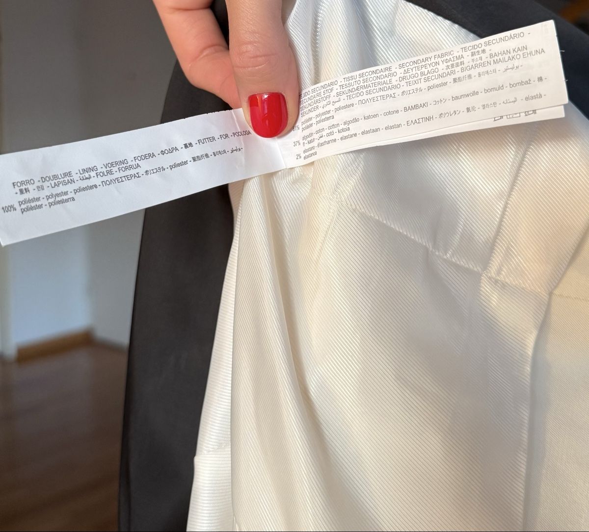 Zara Giacche: Chic White Cropped Blazer with Black Lapels - Size S – Nuovo (secondo la descrizione) da Zürich venduto da eli_t8nw 8