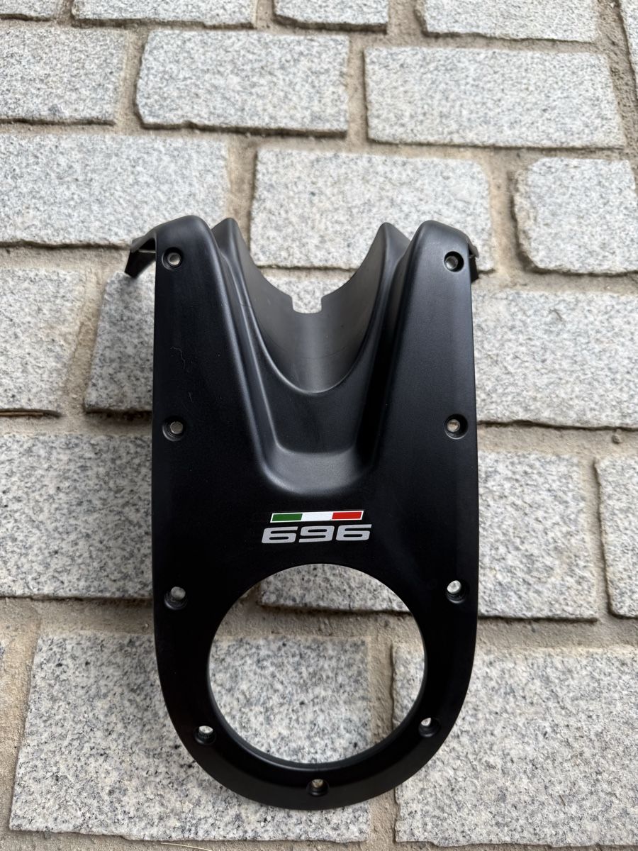 Ducati Toutes les pièces détachées moto: Verkleidungsteil Ducati Monster 696 – D'occasion à Dagmersellen par Lunatico82