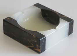 Art déco: Quadratischer Aschenbecher aus Stein, um 1930-1950