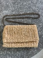Sommertasche aus Bast, Umhängekette, Naturfarben