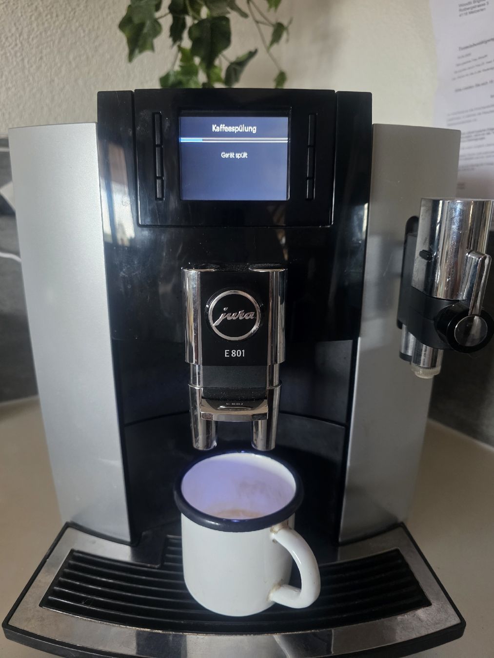 Jura Macchine per caffè & Macchine per espresso: Kaffeevollautomat Jura E801 Platin – Difettoso da Metzerlen venduto da briwoo 1