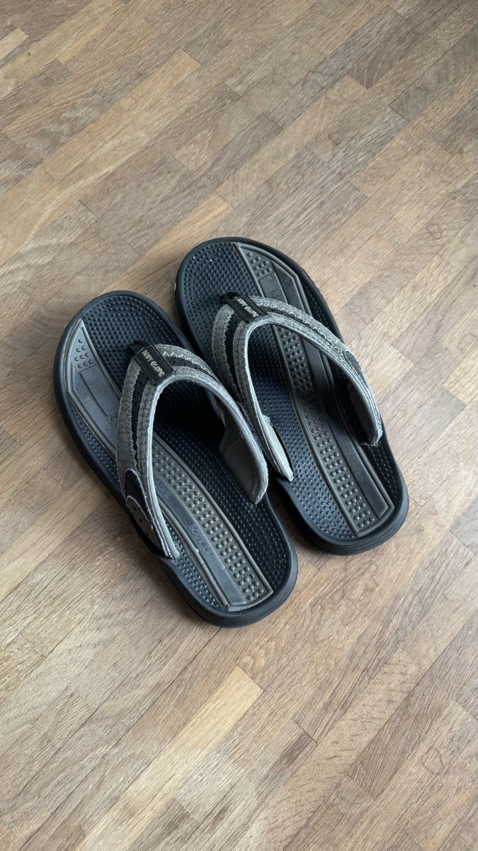 Scarpe da uomo: Flip Flops black grey size 39 used – Usato da Winterthur venduto da Kevin.Prandini