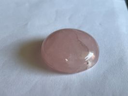 Edelstein: Runder Rosenquartz Cabochon