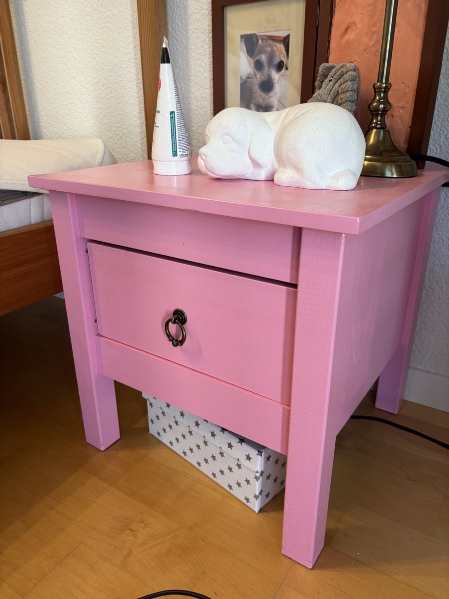 Tables de nuit: Nachttisch rosa mit einer Schublade – D'occasion à Düdingen par fer_b25w 1