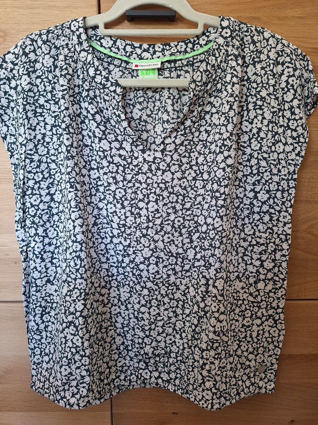 Top: Street One Sommer -Top /Bluse, Gr. 40, neu – Nuovo (secondo la descrizione) da Dörflingen venduto da Crazyachmed
