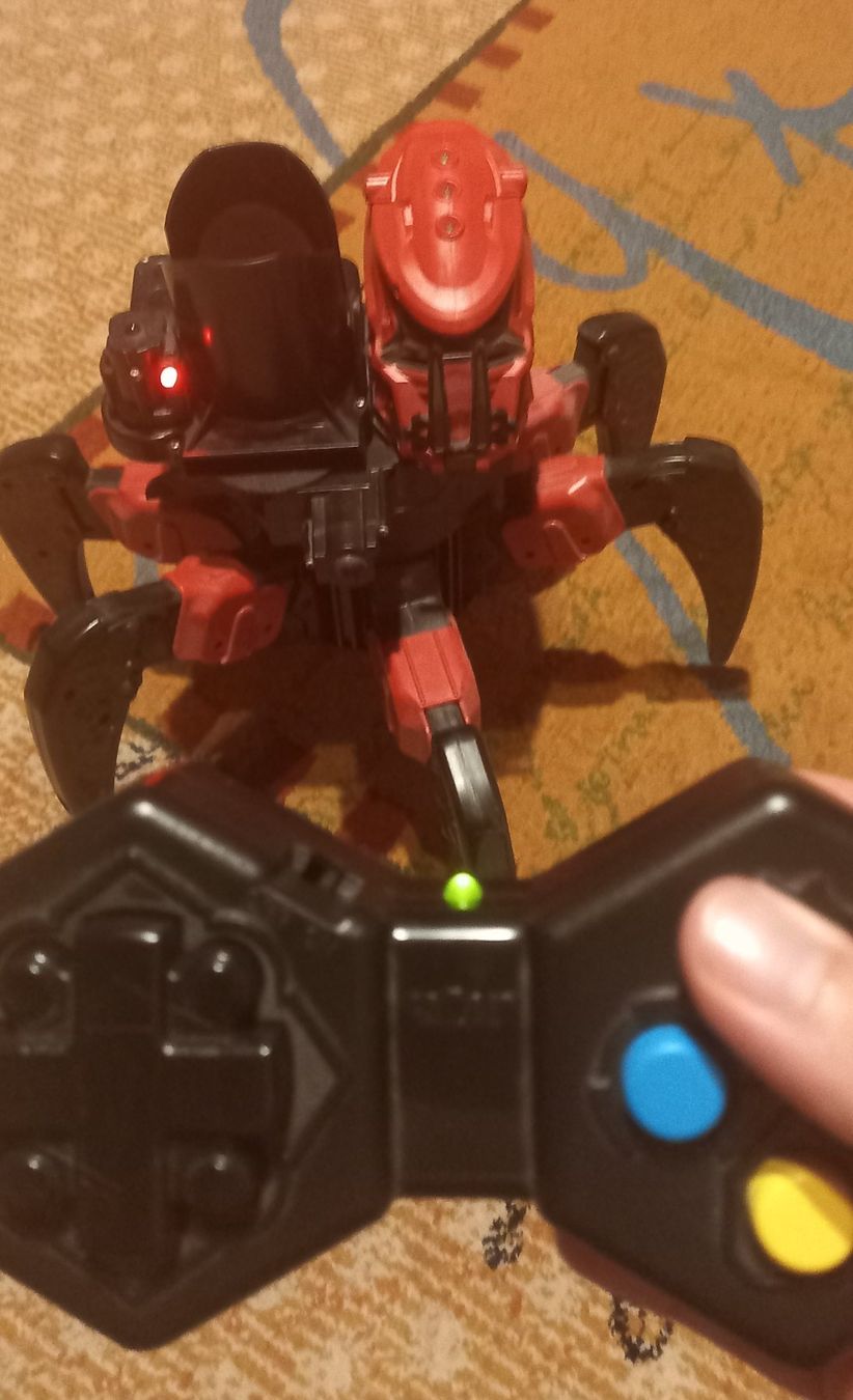 Jouets: Combat Creature Attacknid Roboter. – D'occasion à Unterägeri par ric_cmx2 1