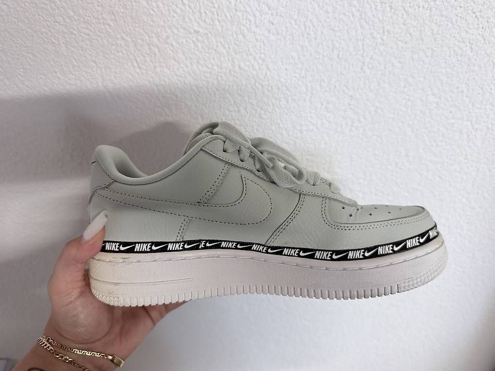 Chaussures femmes: Nike Sneaker Grösse 36  – D'occasion à Sennwald par Cloe_M98 3