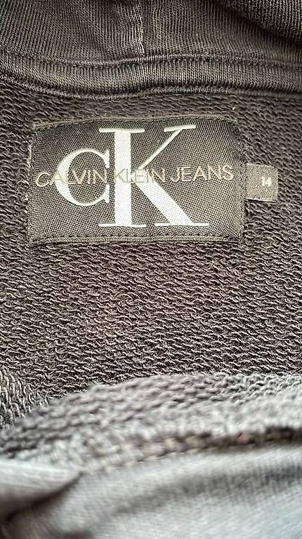 Pulls et sweat-shirts: Pull Calvin Klein taille 14ans – D'occasion à Bevaix par FloNat02 1