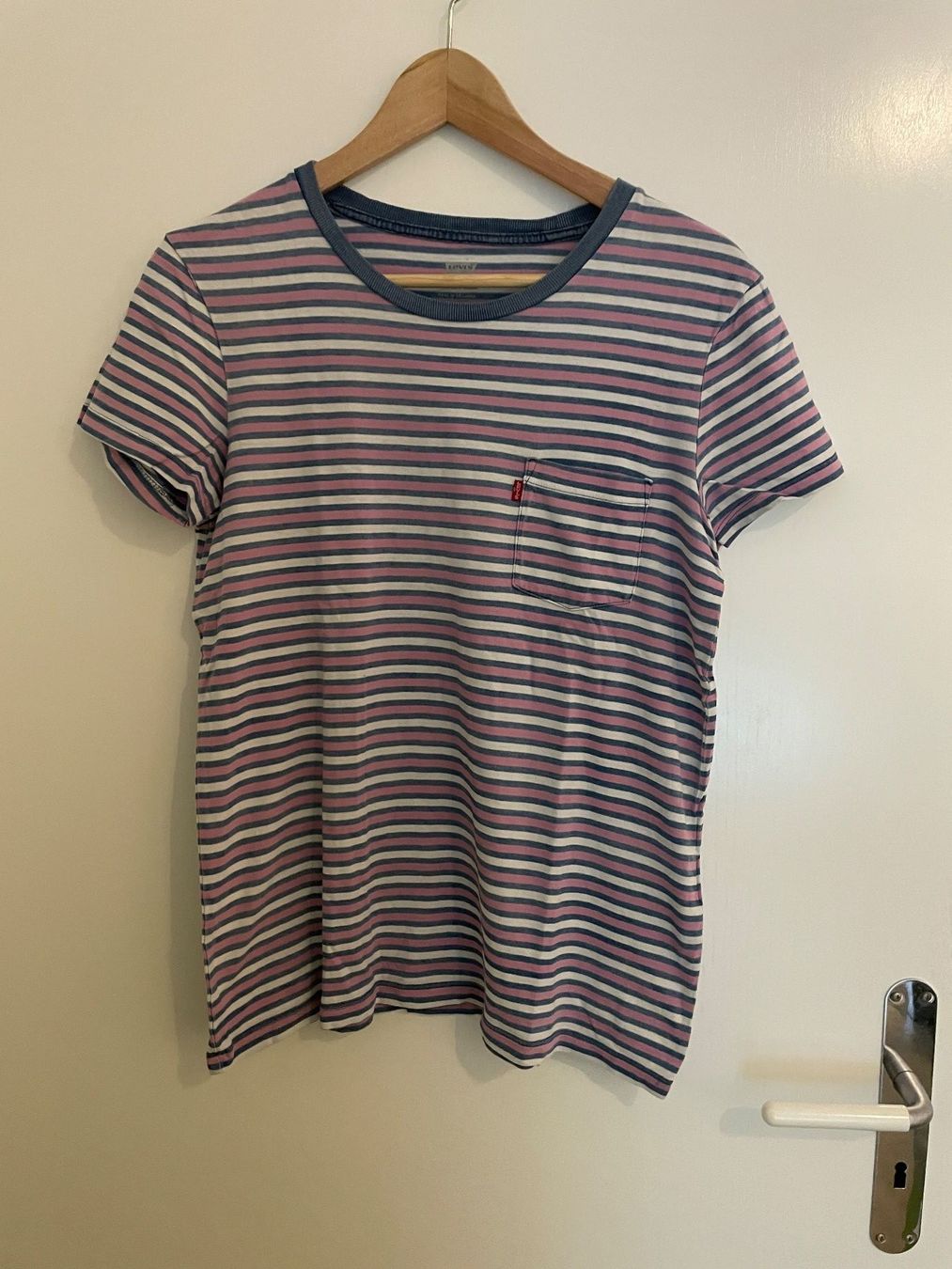 Levi's T-Shirts: Levi's T-Shirt (Grösse S) – Gebraucht aus Zufikon von SULMI02