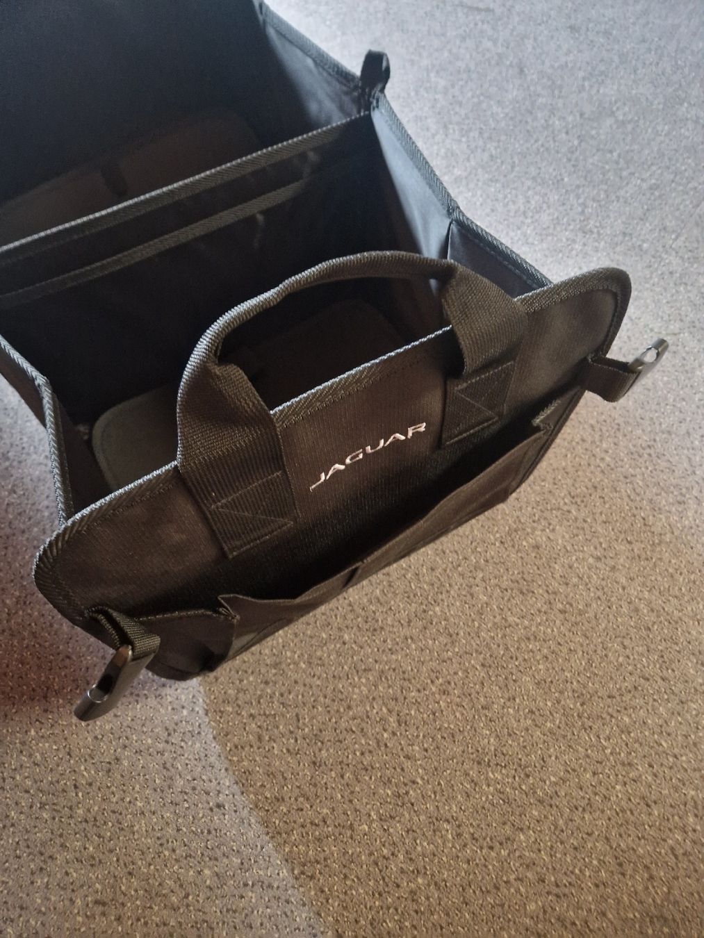 Borse: Jaguar F pace SVR / Tasche – Nuovo (secondo la descrizione) da Brig venduto da Sonne11