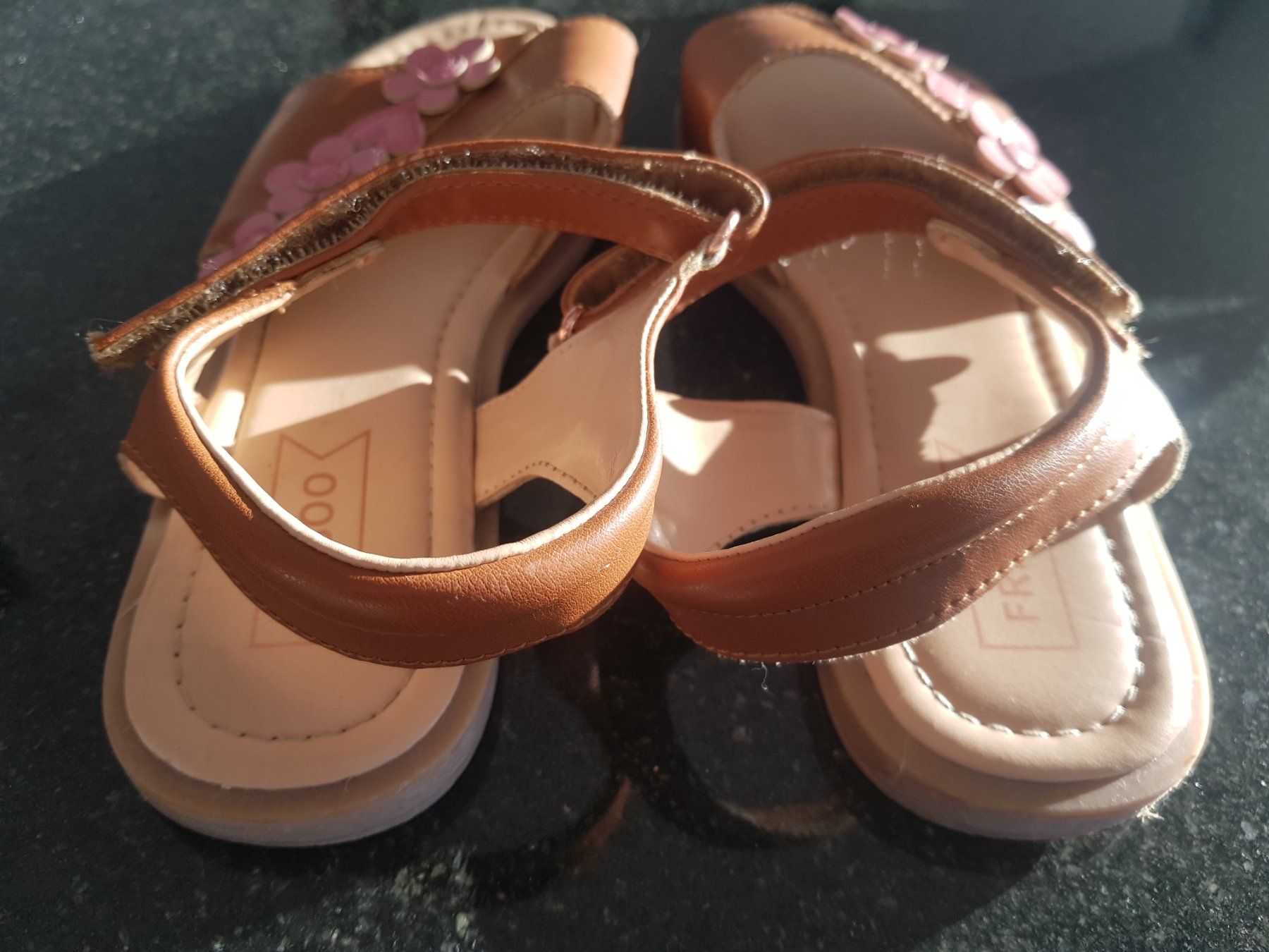 Friboo Schuhe für Mädchen: MÄDCHEN RIEMENSANDALETTE VON FRIBOO – Gebraucht aus Root von LifestyleAccessoires 3