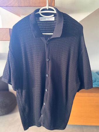 Chemise noire Bershka, taille XL - Été stylé! 😎