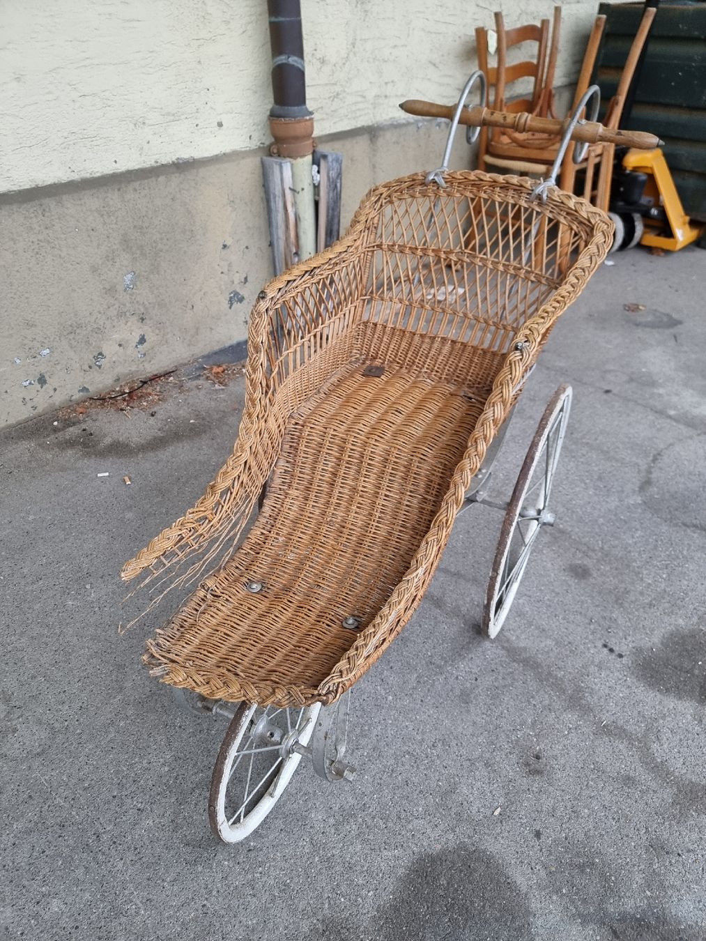 Carrozzine: Nostalgischer Kinderwagen Korbgeflecht – Usato da Wil SG venduto da Athi 2