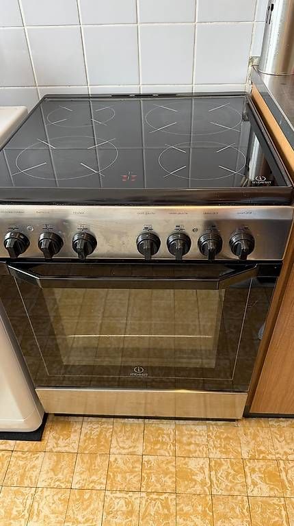 Cuisinières: Cuisinière vitrocéramique – D'occasion à Carouge par tite-lulu-7 1