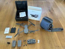 DJI Mavic 2 Zoom Drohne mit OVP und Zubehör, Top Zustand