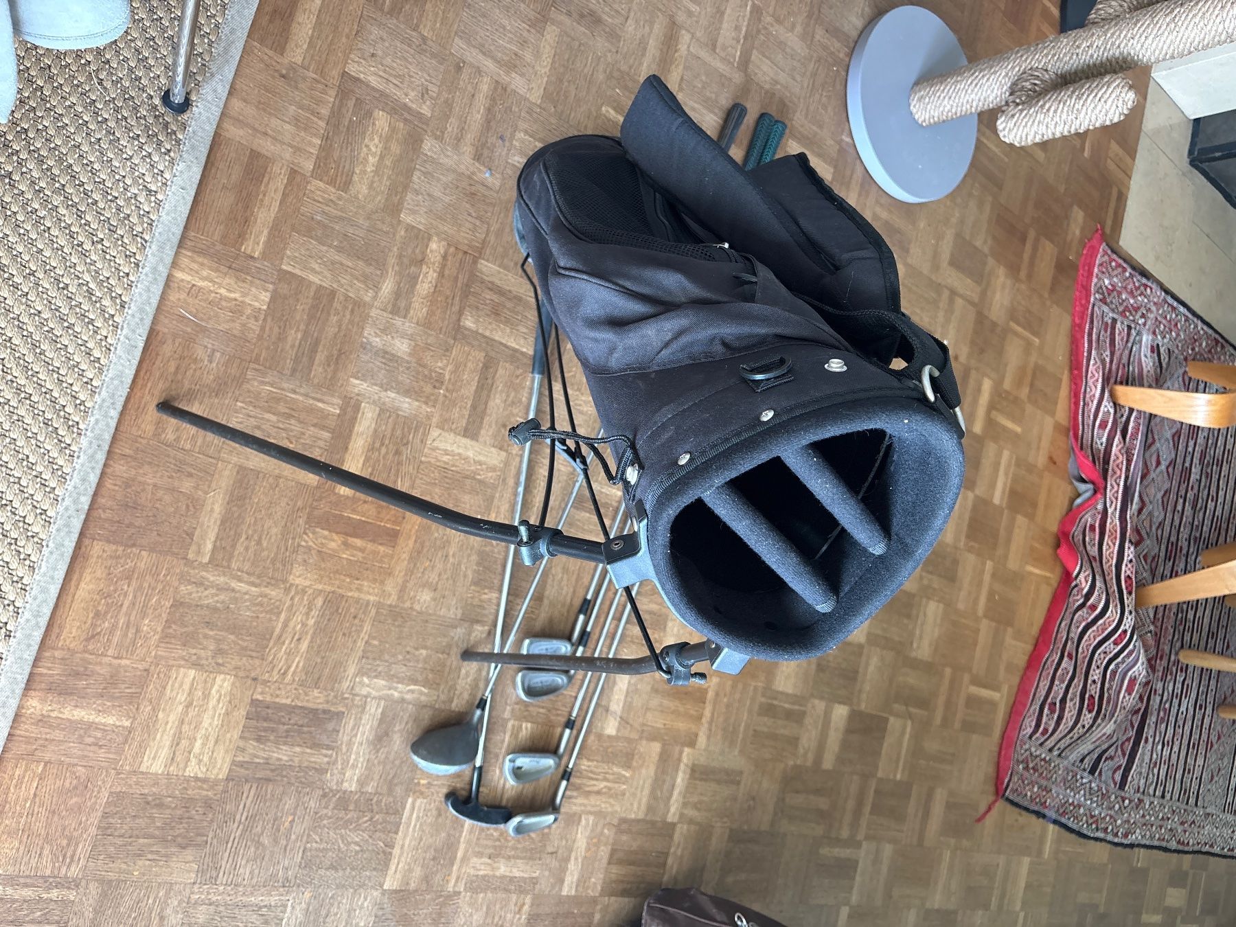 Mazze & Set: Clubs de golf avec sac – Usato da Neuchatel venduto da Aeh 4