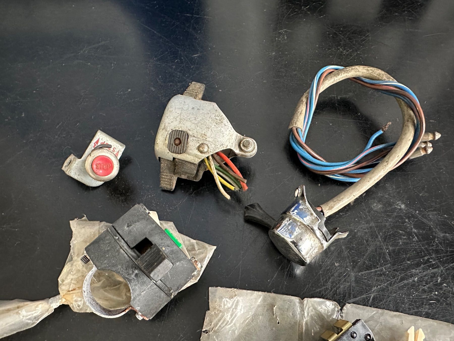 Interruttori: 5x Vintage Schalter / anciens interrupteurs – Usato da Courtételle venduto da claude41 2