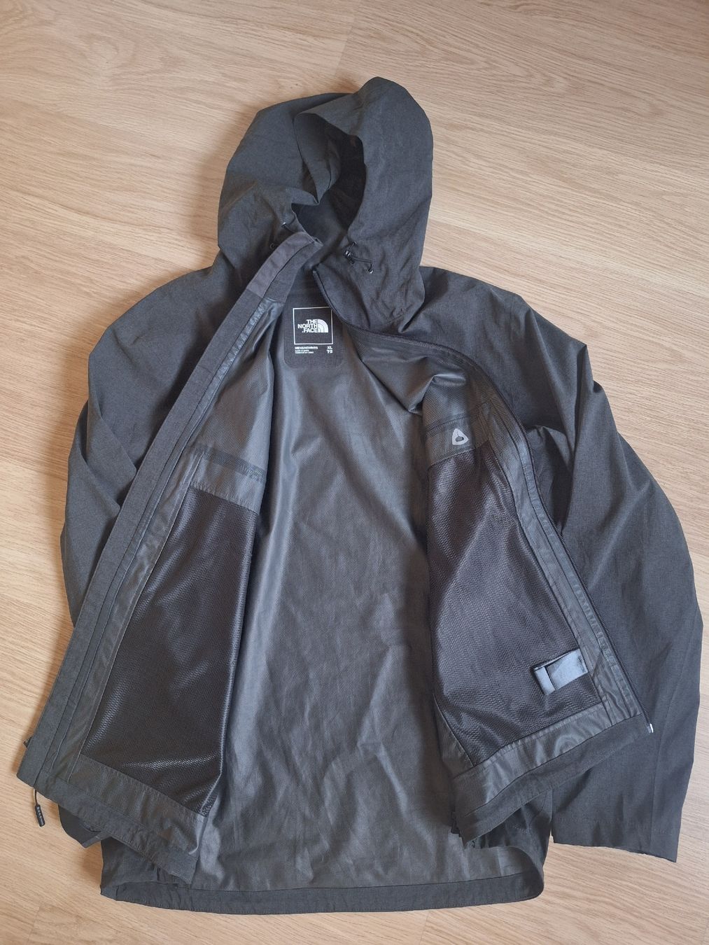 North Face Giacche: The North Face rain jacket size XL – Nuovo (secondo la descrizione) da Yens venduto da rob_nsw7 3