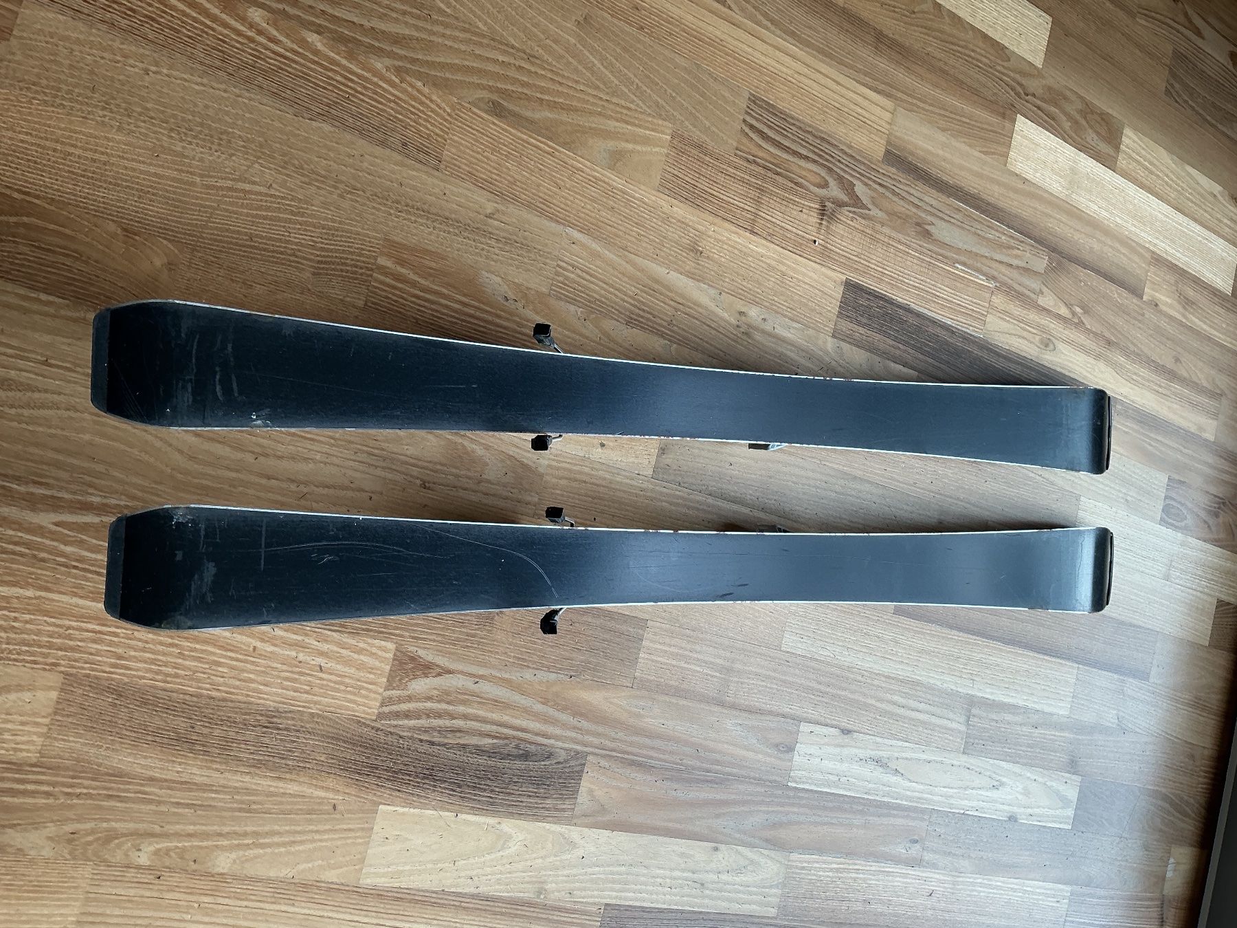 Atomic Skis: Kinder Ski Marke Atomic inkl. Bindung – D'occasion à Dättlikon par Korodian7 2