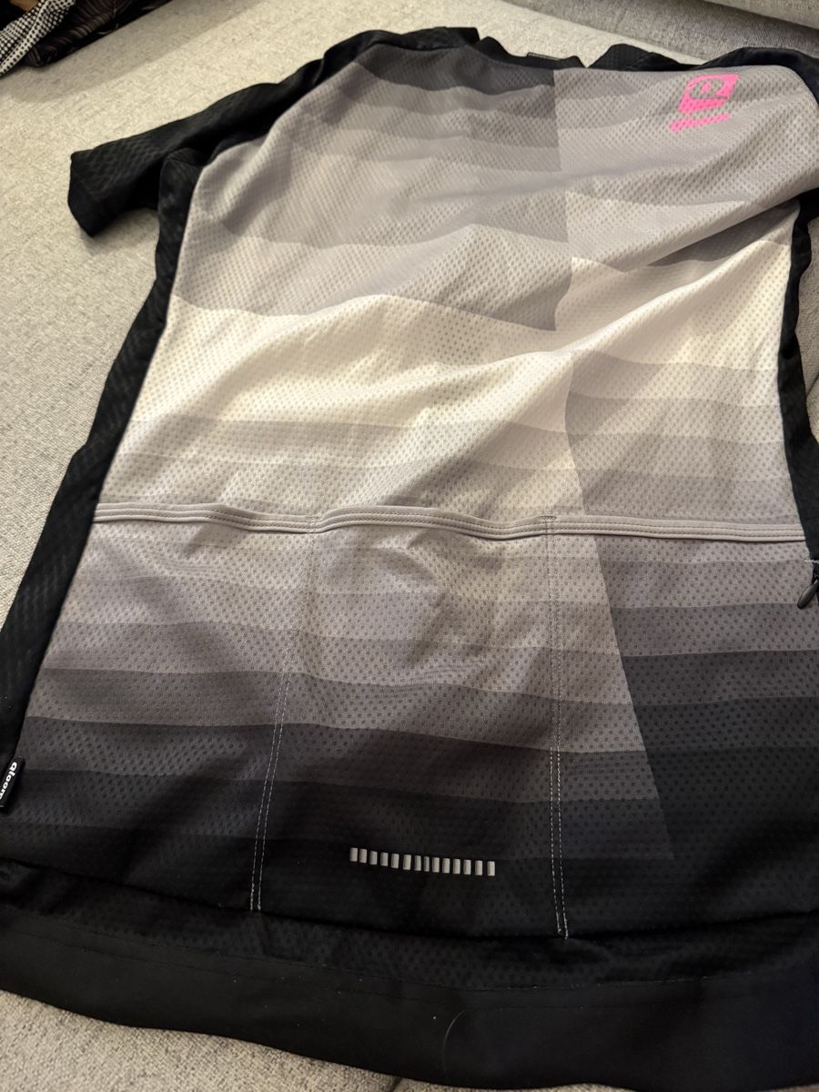 Qloom Canottiere & Pantaloni: Qloom Radtrikot Gr.M – Usato da Affoltern am Albis venduto da lu08 3