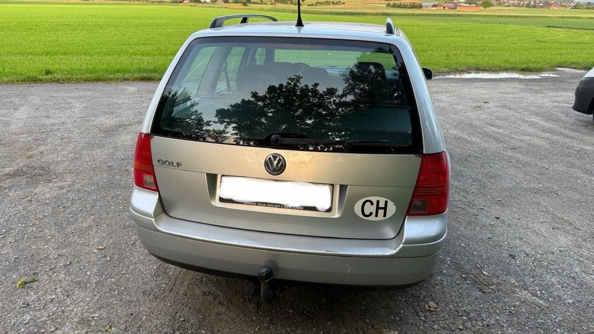 VW Automobili: VW Golf 4 Variant Defekt – Difettoso da Zufikon venduto da nra_y6tr 3