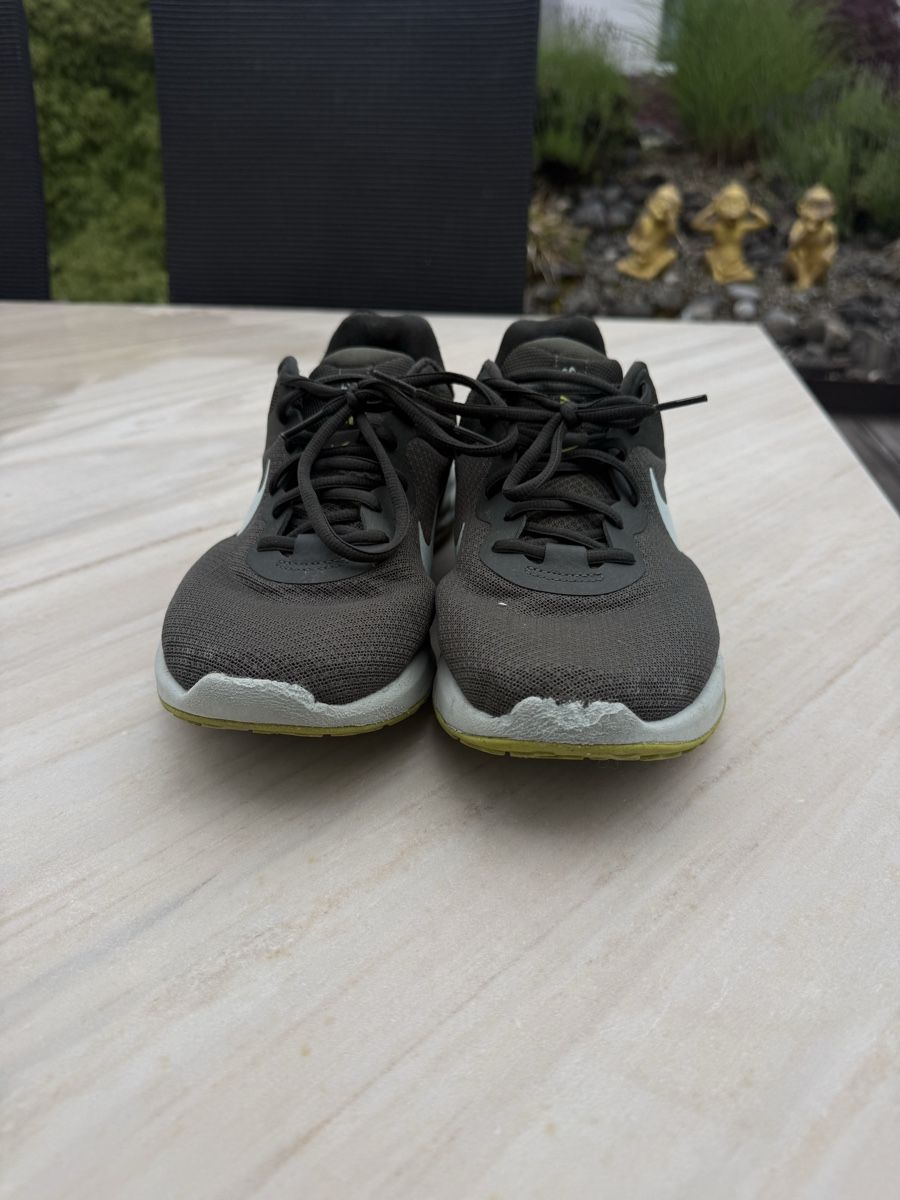 Nike Scarpe da uomo: Nike Running Sneaker Gr. 44 – Usato da Engelburg venduto da mia_n6tr 1