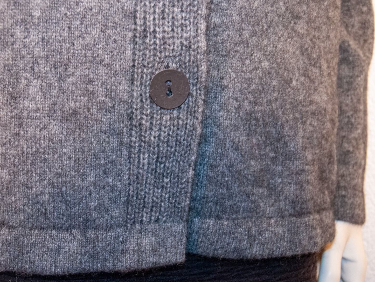 Jacken: Possum Damen Jacke mit Rüschen S grau – Neu und originalverpackt aus Zollikofen von marys-choice 3