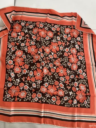 Seiden Foulard 🌸