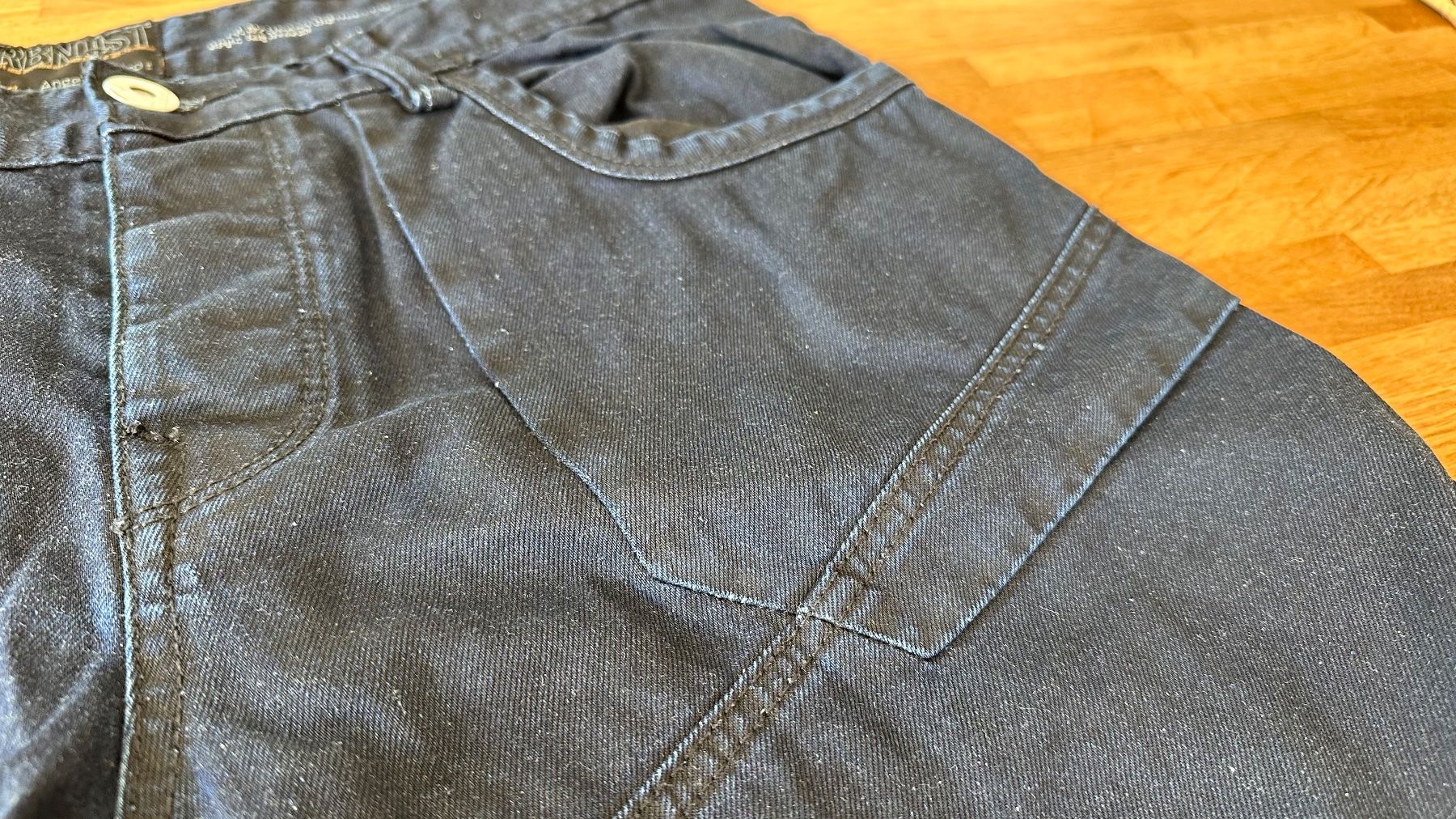 C&A Pantaloni: Shorts - C&A Denim dunkelblau Gr 52 – Usato da Winterthur venduto da Secondhand-Family 3