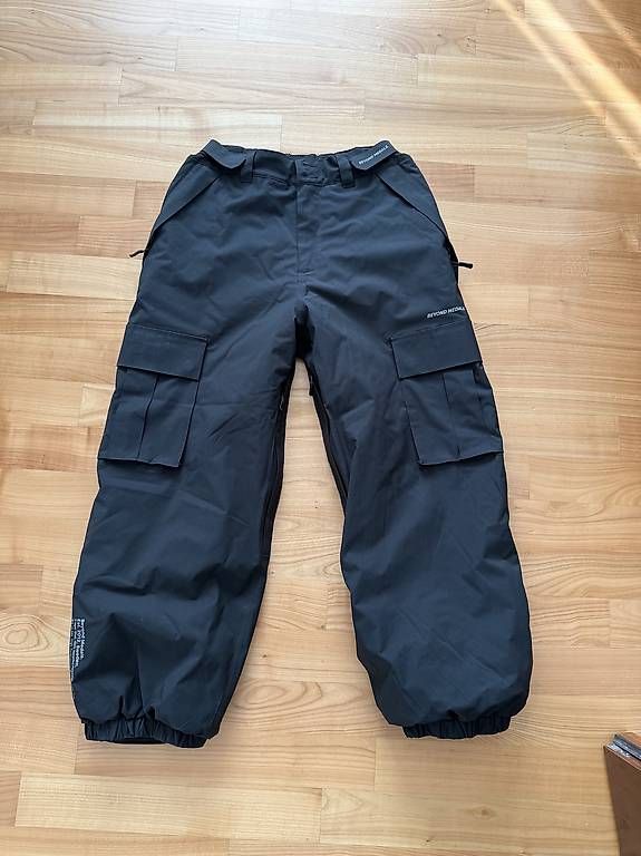 Pantaloni: Beyond Medals Snowboard Pants – Usato da Winkel venduto da jbuchwalder17