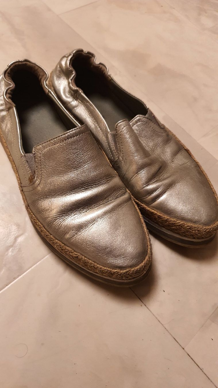 Scarpe da donna: Halbschuh in gr. 39 Silberfarbig – Usato da Flawil venduto da minggeli83
