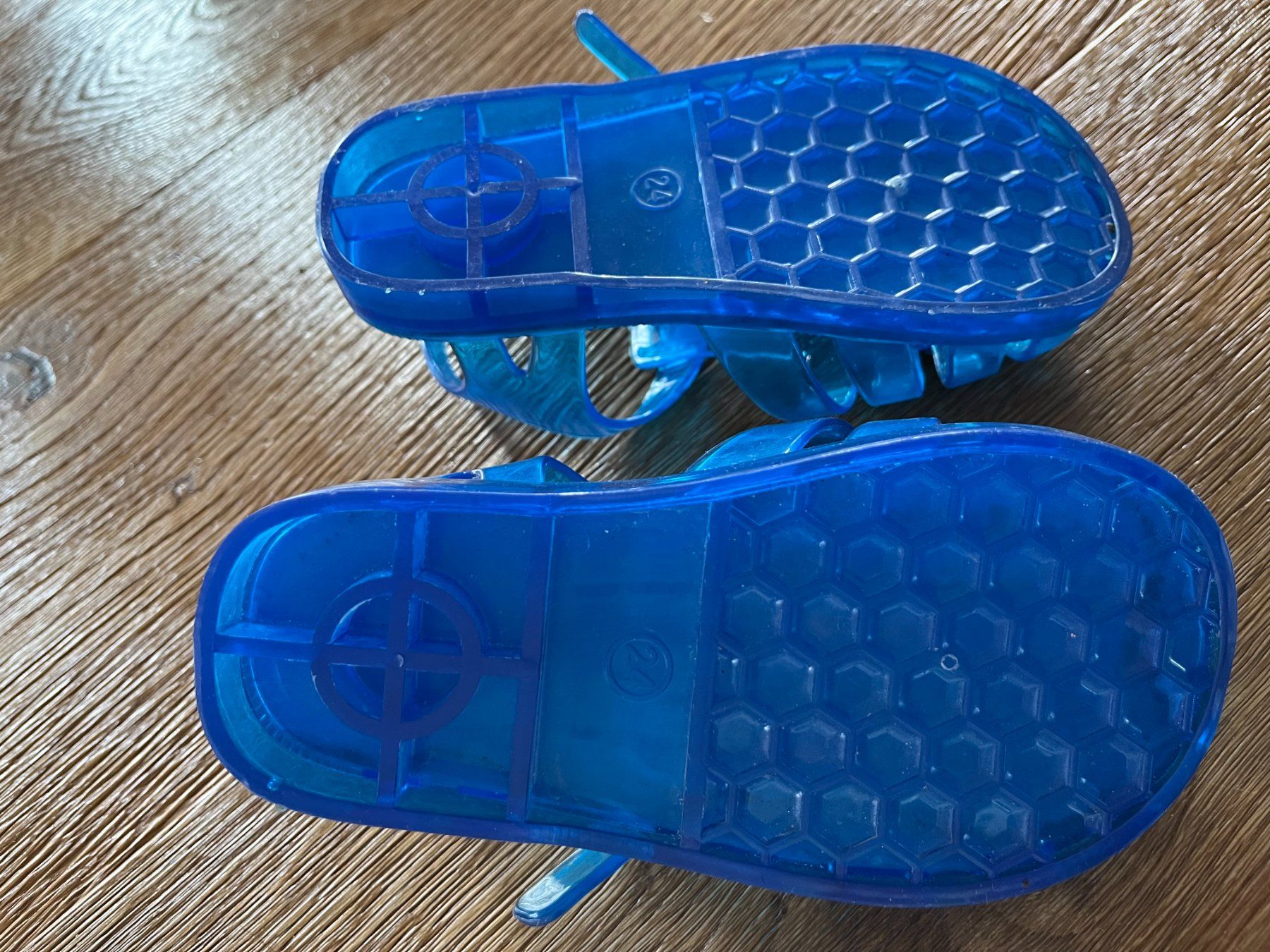 Schuhe für Jungen: Badeschuhe Sandalen Kind Größe 24 – Gebraucht aus Wolfwil von NewGirl 4