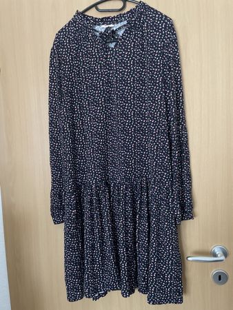 EDC Kleid Gr M langarm mit feinem muster