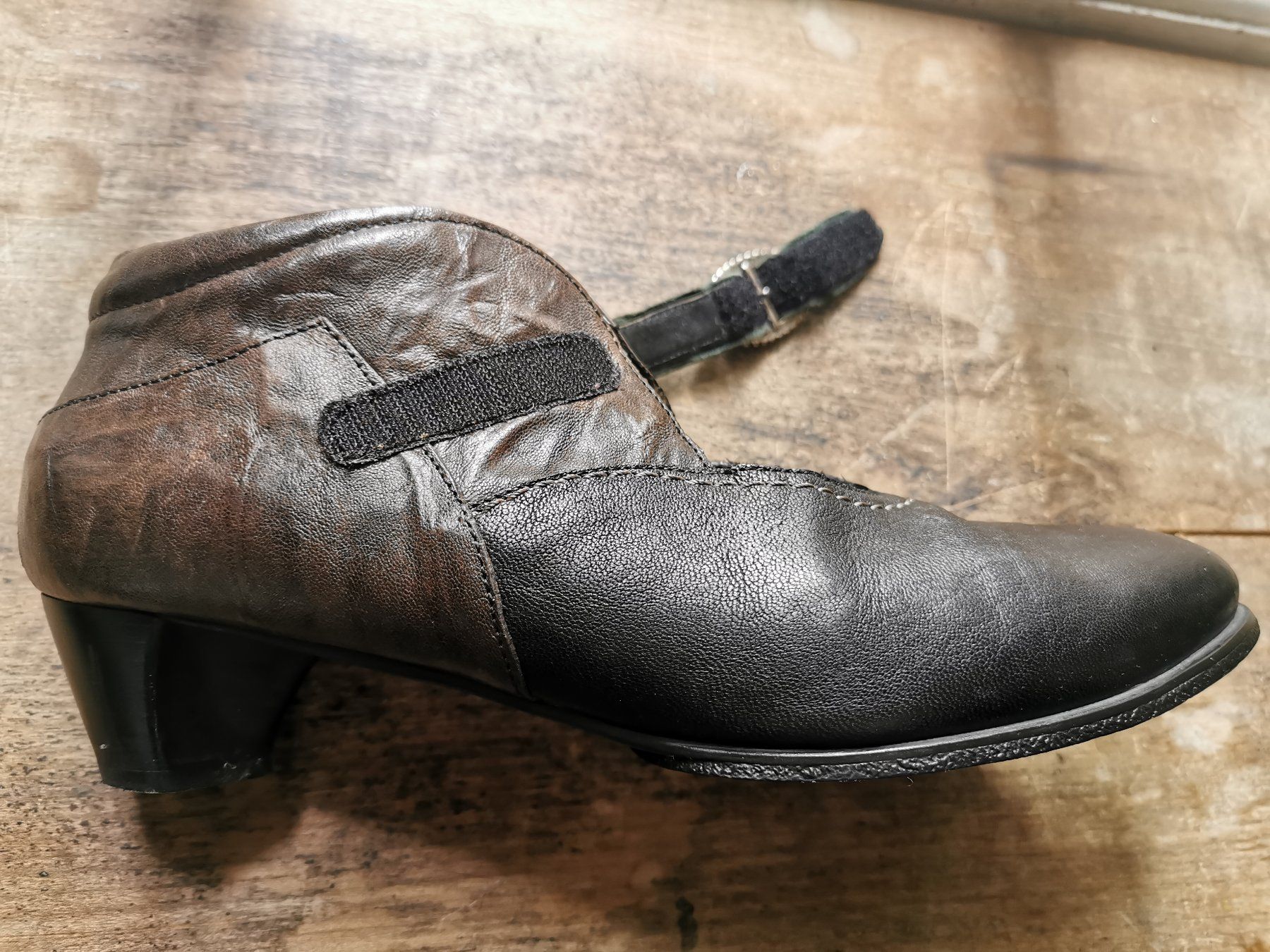 Think Chaussures femmes: Leder-Halbschuh von Think! – D'occasion à Luzern par buypie 5