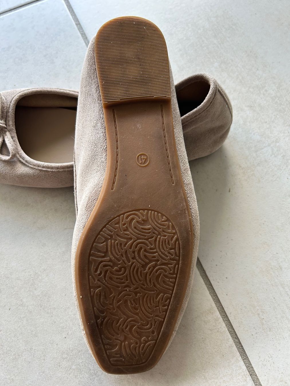 Scarpe da donna: Ballerines en daim – Usato da Courrendlin venduto da loko2910 4