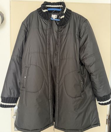 Jacke Queen-Size schwarz Grösse 2XL 48/50 gut erhalten