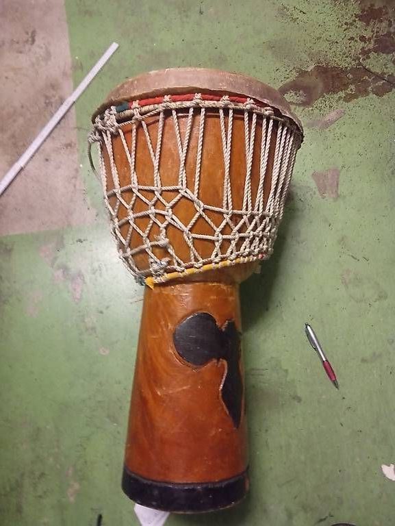 Strumenti musicali: Djembe groß – Usato da Basel venduto da Petergunn