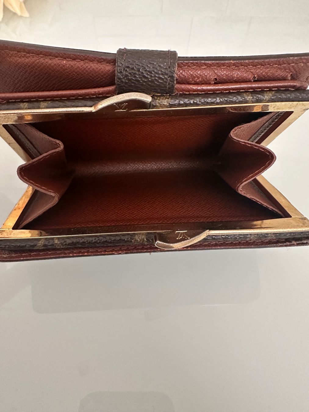 Louis Vuitton Portemonnaie: Louis Vuitton Compact Wallet - Nr. 1068 – Gebraucht aus Hittnau von LuxAndMore 4