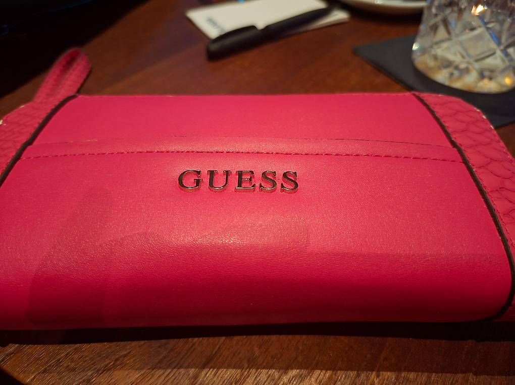 Guess Portemonnaies: Guess Neu – D'occasion à Emmenbrücke par Ddagi