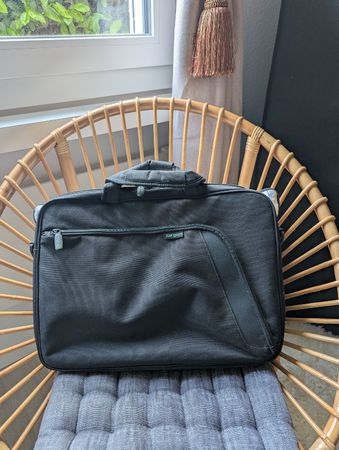 Targus Laptop Bag - Excellent Condition, Black💼💻!