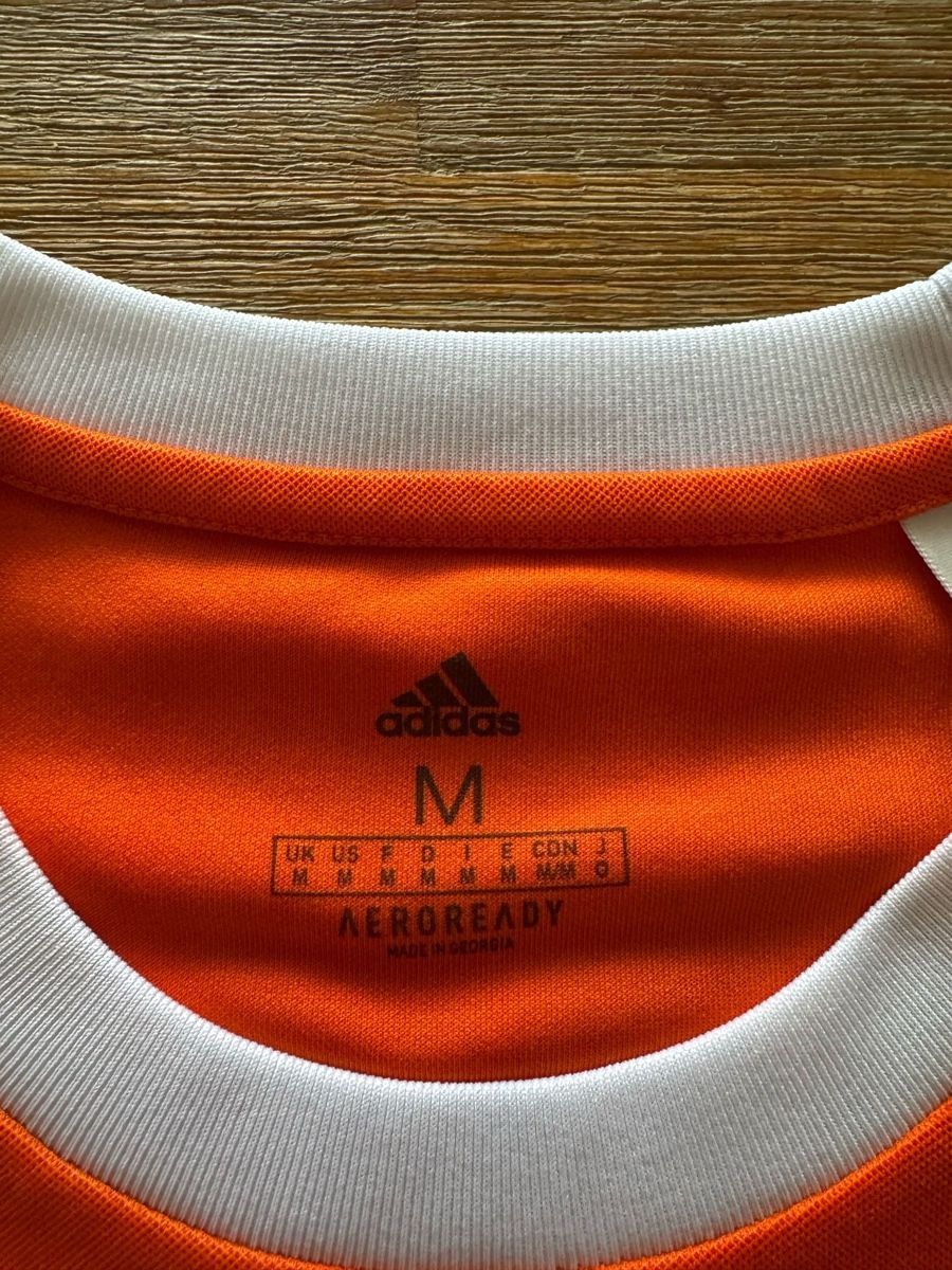 Canottiere & Pantaloni: Trikot Adidas Orange – Usato da Gossau ZH venduto da Verzino 1