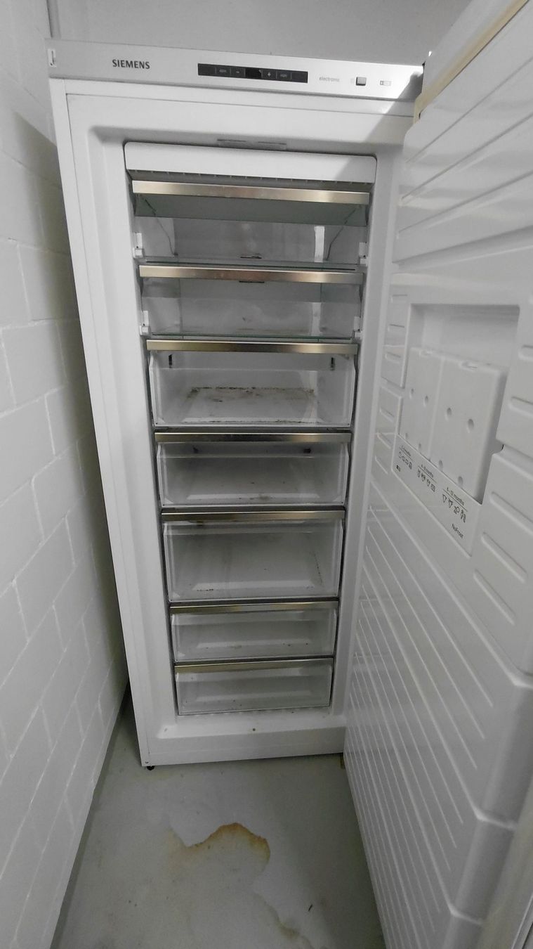 Siemens Gefrierschrank: Gefrierschrank freistehend – Gebraucht aus Uerikon von pchardy