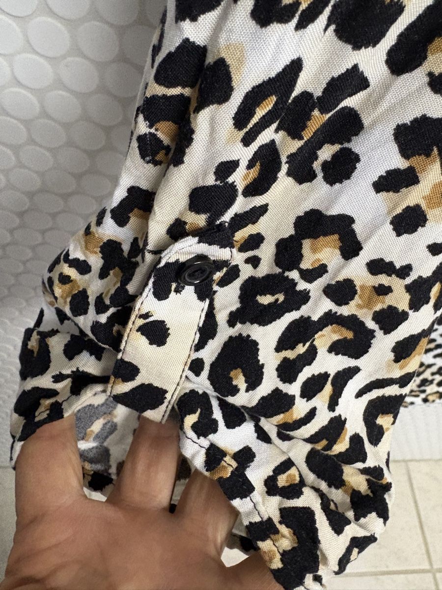 Camicette: Leichte Bluse mit Leo-Muster, Grösse M/L - Chic! – Usato da Basel venduto da ann_7w6q 4