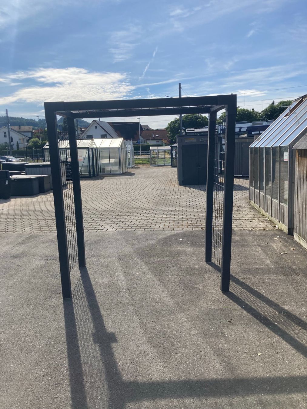 Sonstige Gartendekorationen: Pergola Metall schwarz Breite – Gebraucht aus Gontenschwil von colibri24. 1