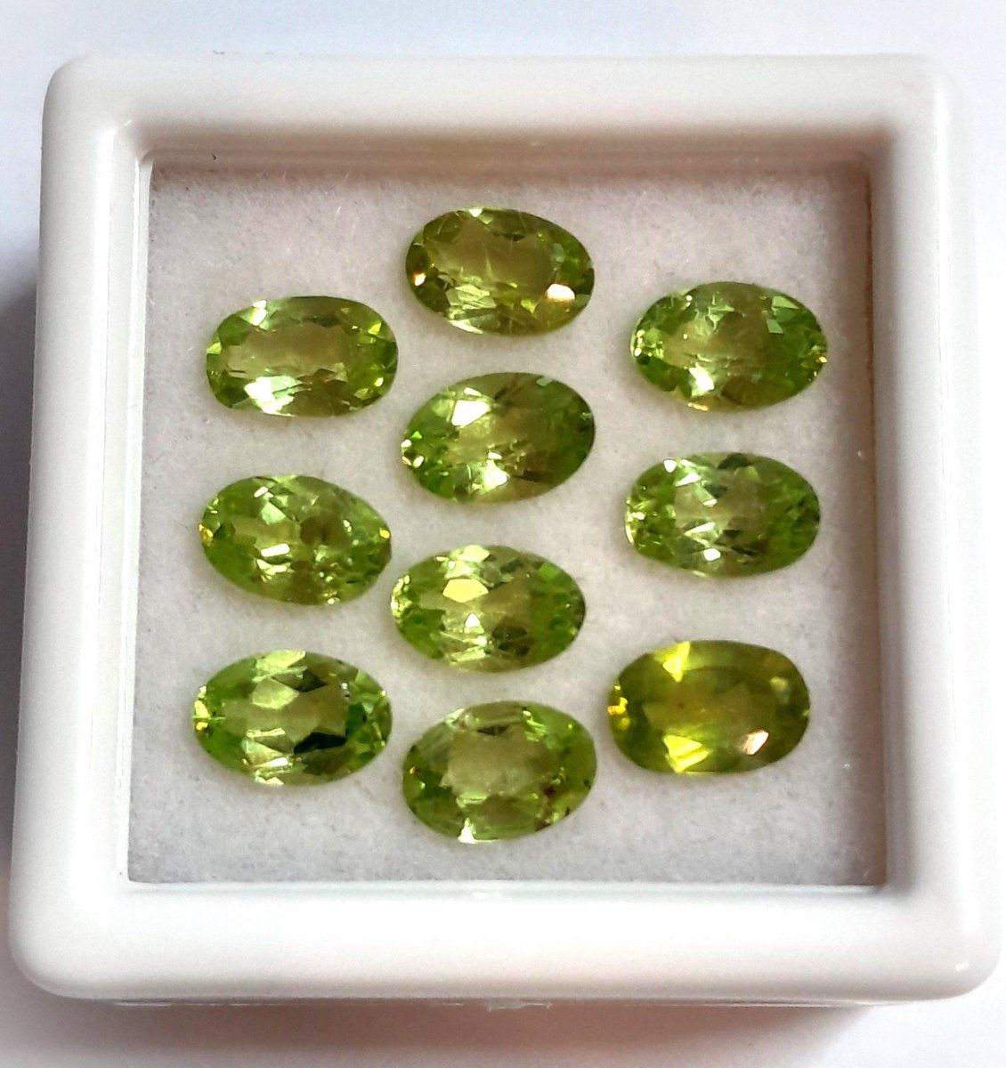 Pietre preziose: 10x Péridots 6x4 mm - Valeur 190.- Fr – Nuovo (secondo la descrizione) da Grimisuat venduto da Valgem
